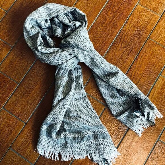 “Do everything in love” Heather Gray Shawl /Scarf - Picture 1 of 3